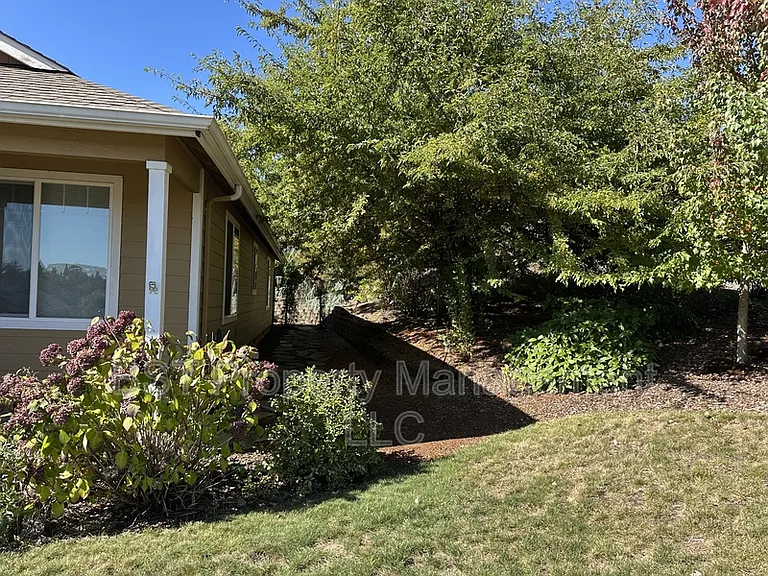 6913 Owl Dr SE — Photo 3