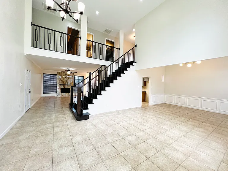 1042 Fireside Dr — Photo 3