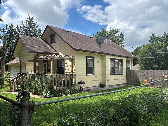 5th image of 2820 S 24th St