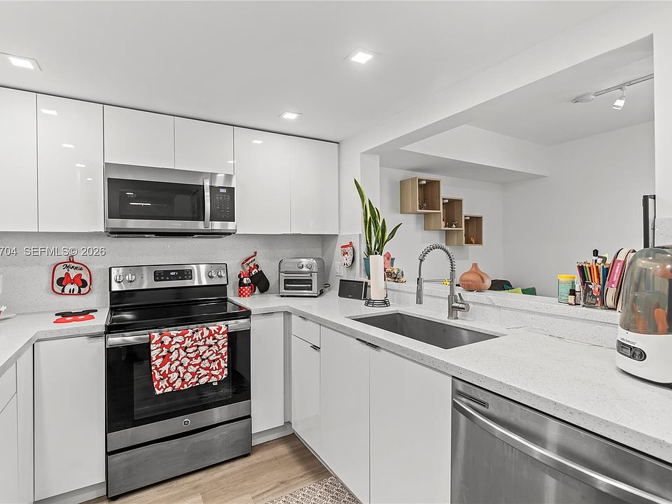 1st image of 2055 SW 122nd Ave APT 326