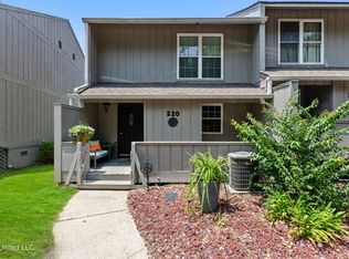 220 Highpoint Dr, Diamondhead, MS 39525