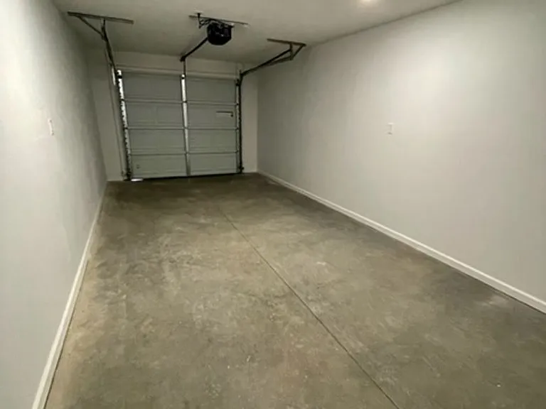433 James Dr — Photo 7