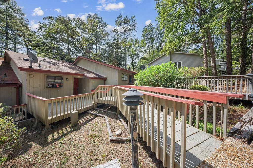1 bed, 1.5 bath, 1209 sqft, $1,500 — Photo 2