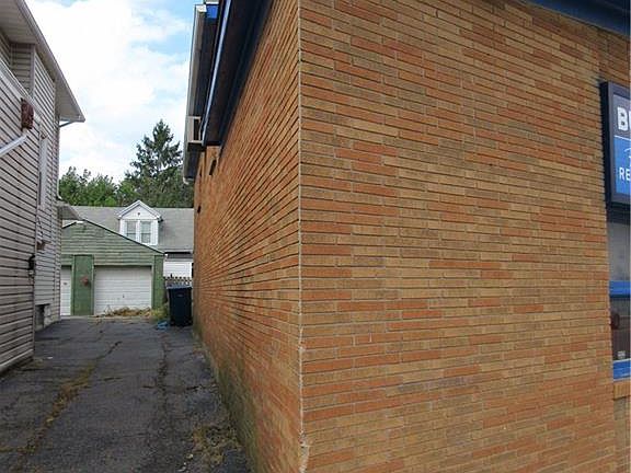 2nd image of 610 Hertel Ave