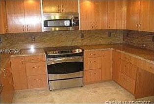 2nd image of 290 174th St APT 305