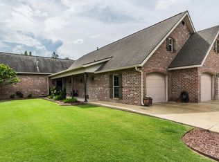 2011 Squirrel Run Dr, New Iberia, LA 70560