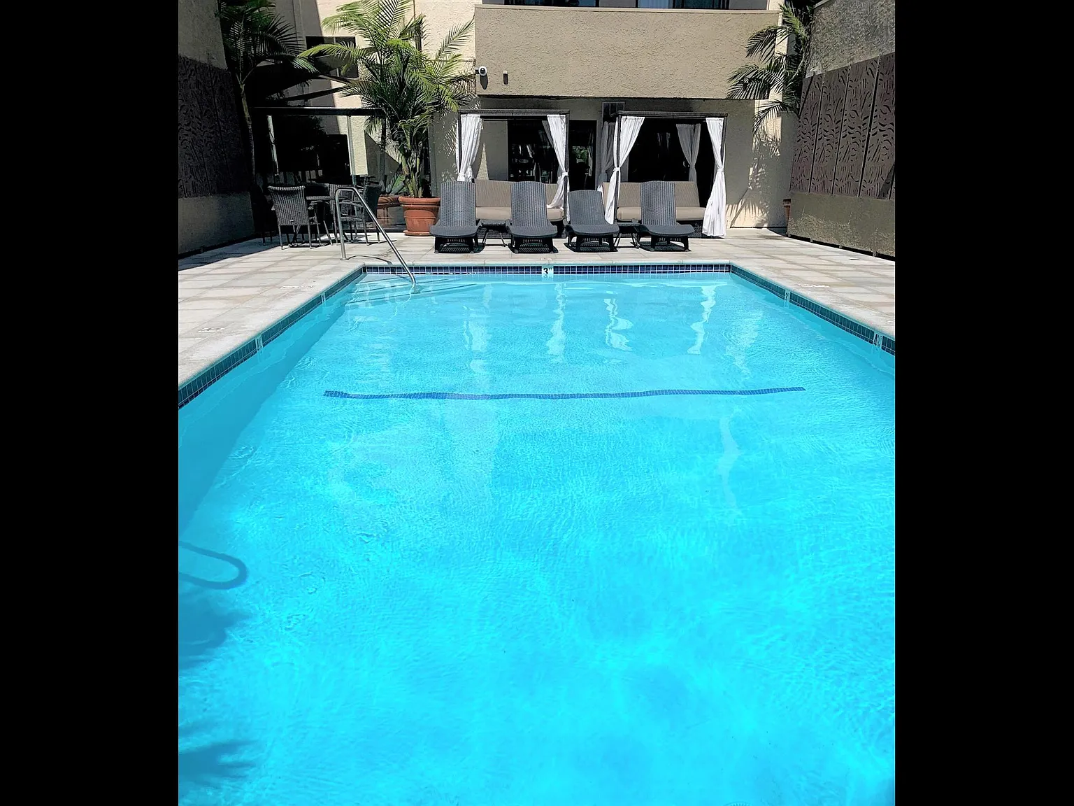 Strathmore Regency — Photo 2