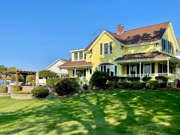 346 South St, Somerset, MA 02726