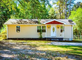 299 Harpers Lake Dr, Hiram, GA 30141
