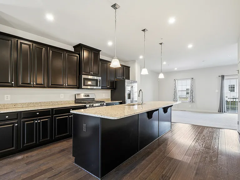 8015 Spring Arbor Dr — Photo 24