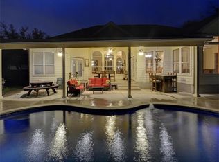 228 W Legend Oaks Dr, Georgetown, TX 78628