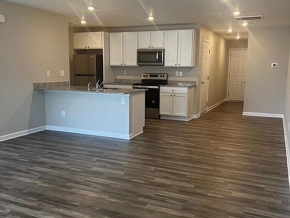 3rd image of 274 Winston Ln