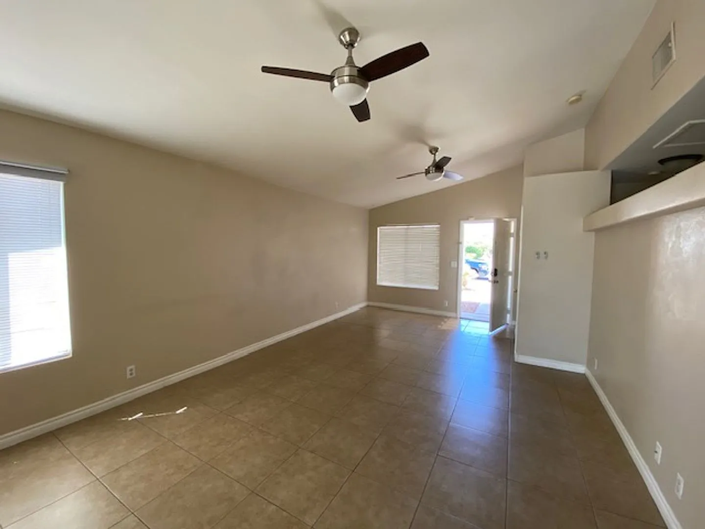 Fabulous 3 bedroom Home — Photo 4