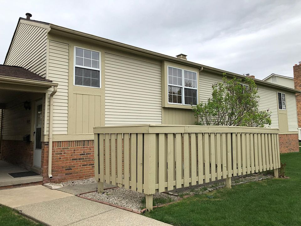 1st image of 21225 Glen Haven Cir E #11