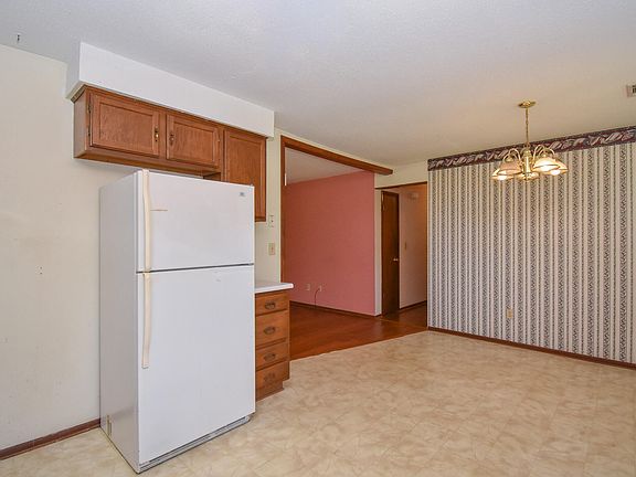 4th image of 172 N Henderson St