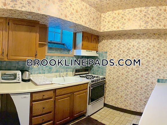2nd image of 184 Fisher Ave #1
