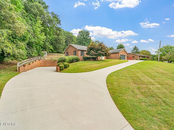 4th image of 7814 Eden Ln