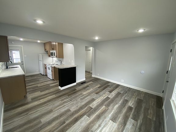 4th image of 1900 N 26th St