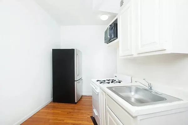 Rented by Bohemia Realty Group | media 12