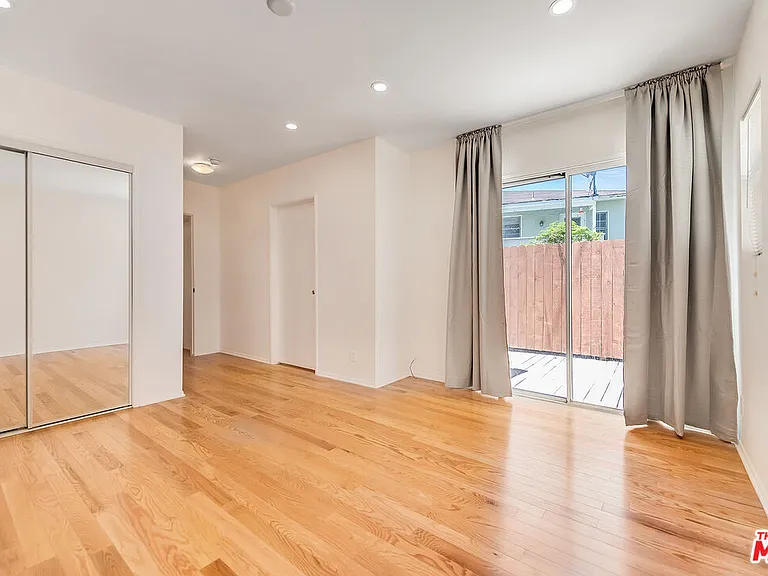 1655 Malcolm Ave #1/2 — Photo 20