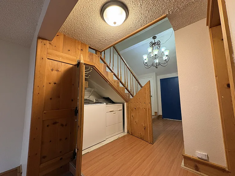 537 N Adams Ave — Photo 6