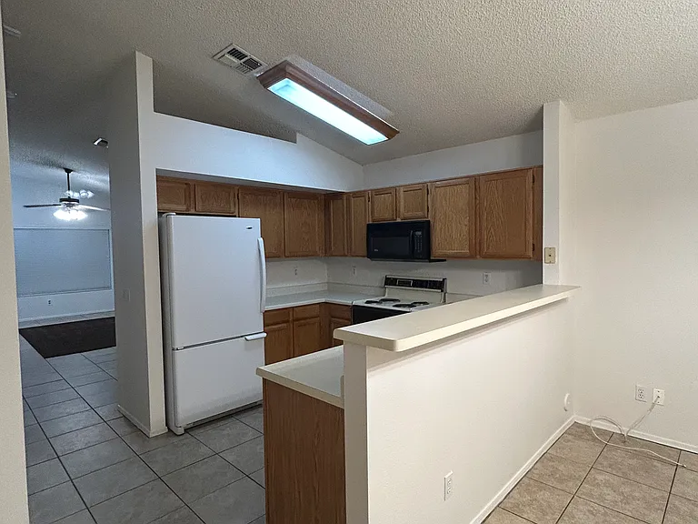 1120 N Val Vista Dr #82 — Photo 9