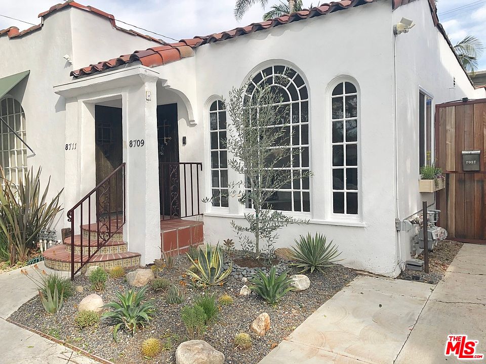 1st image of 8709 Dorrington Ave