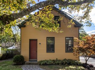 9 Acushnet Rd, Mattapoisett, MA 02739