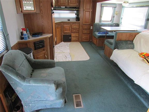 3rd image of 10 Jeff Creek Ct