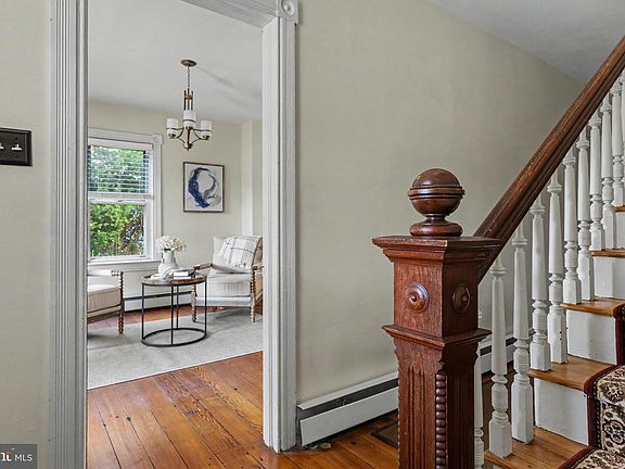 5th image of 433 Easton Rd