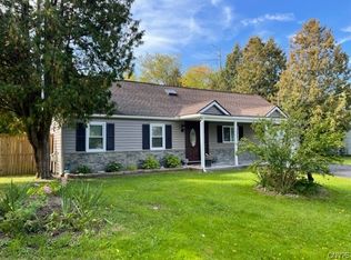 8571 Osborne Dr, Cicero, NY 13039