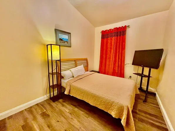 215 Littleton Ave #E, Newark, NJ 07103