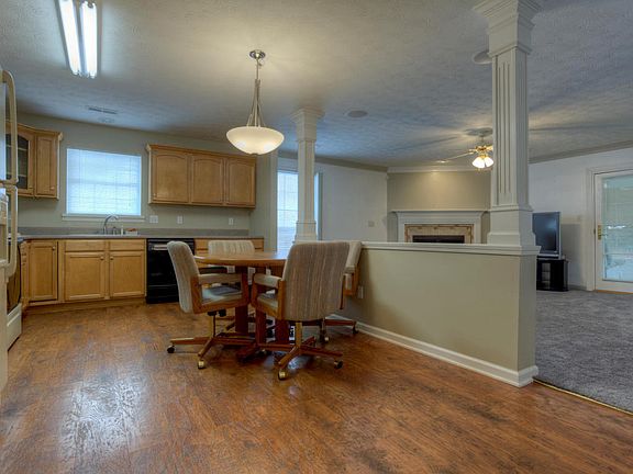 5th image of 1028 Antrim Way