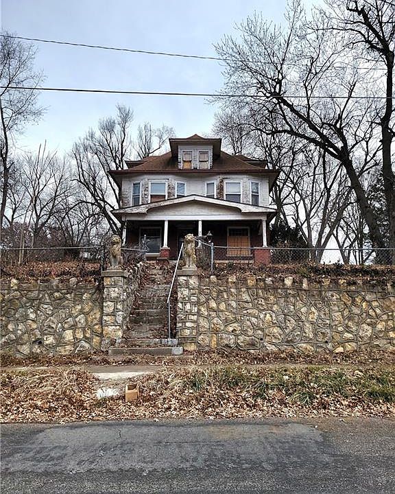 1st image of 301 S 31st St