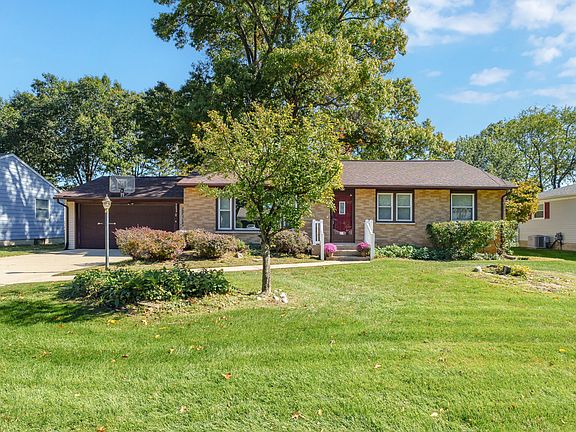 2nd image of 7223 Leawood St