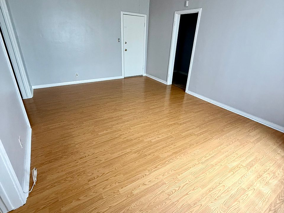 1st image of 5534 Fernwood Ave #106