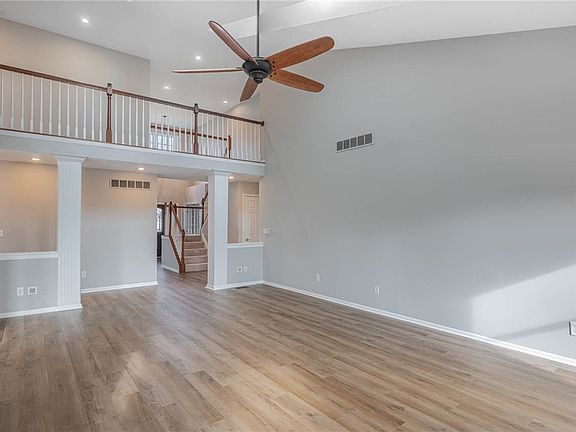 4th image of 7584 Brookstone Dr