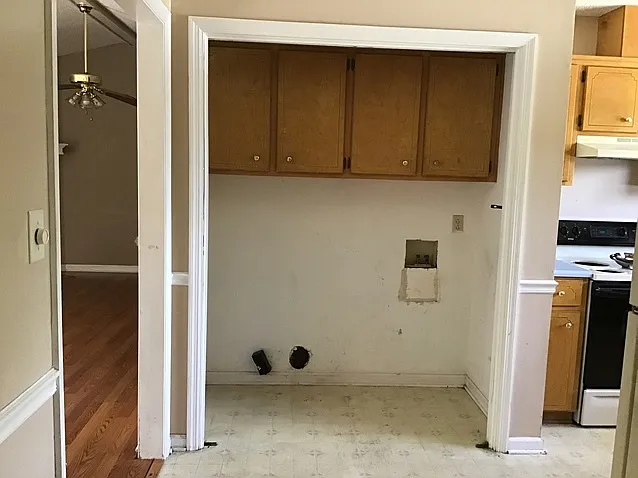 907 Canyon Court - 1 — Photo 2