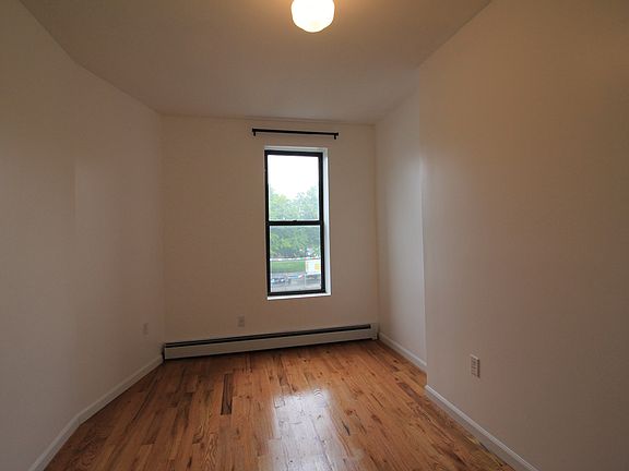 5th image of 263 Vernon Ave #3