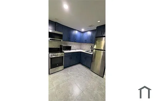 2781 Claflin Ave Photo 1