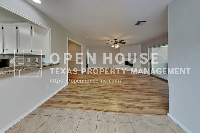 1920 Crooked Creek Ln — Photo 8