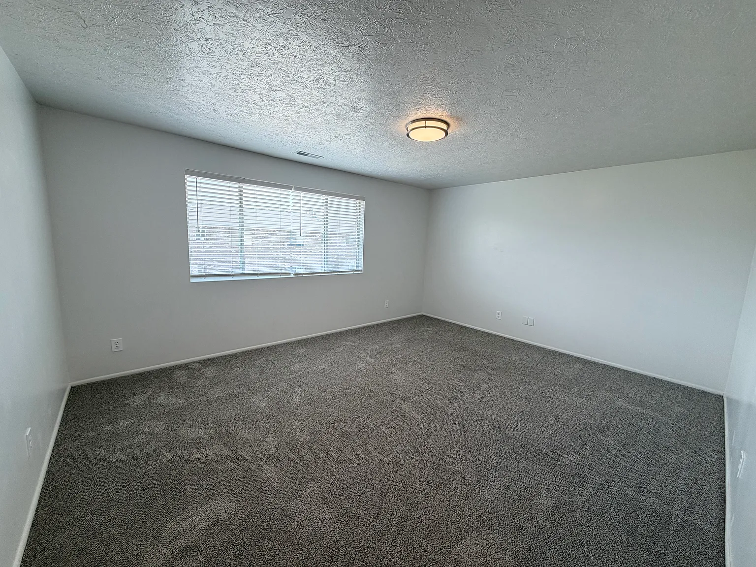 2 bed, 900 sqft, $1,295 — Photo 1