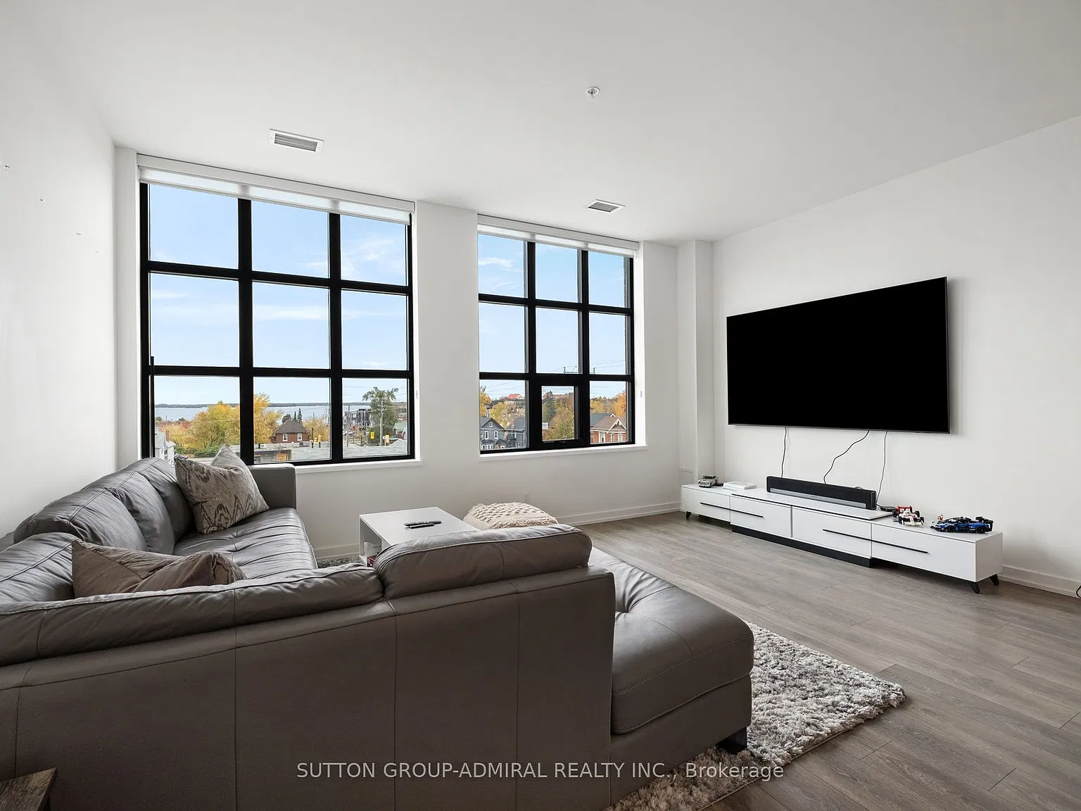 2 bed, $2,500 — Photo 2