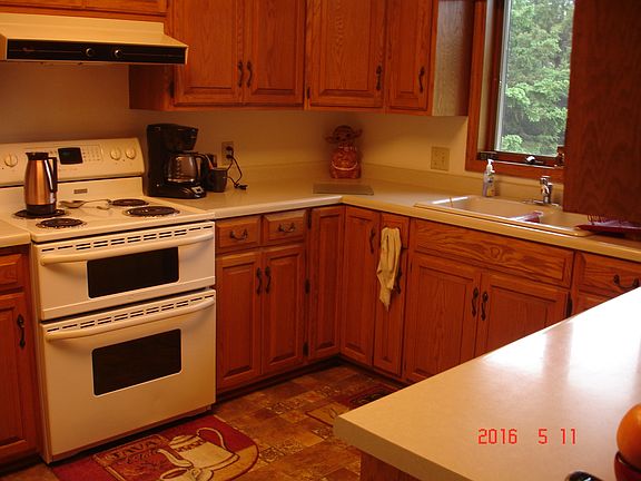 2nd image of 510 Birch Ave N