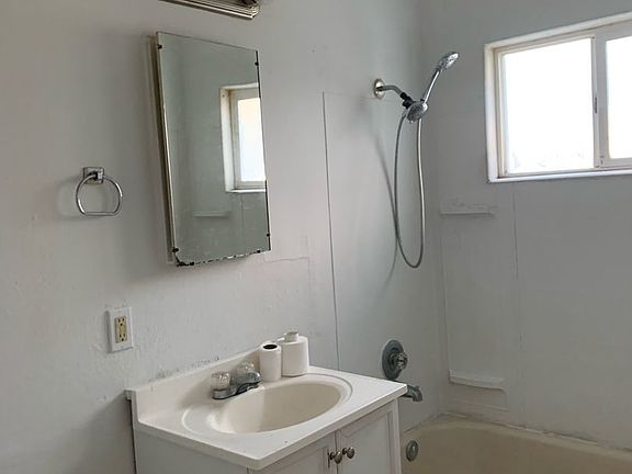 4th image of 5732 Dewey Blvd