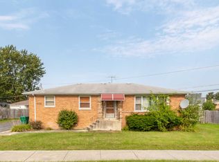 8220 State Rd, Burbank, IL 60459