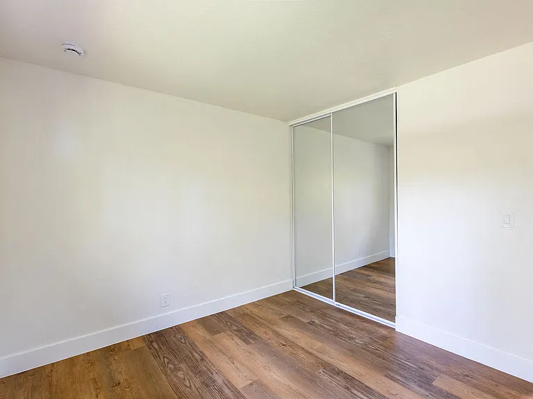 Terrazo Apartments — Photo 8