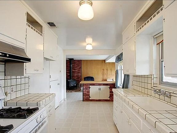 3rd image of 4317 39th Ave