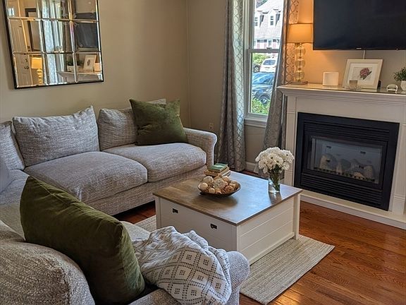 4th image of 831 Wellman Ave Unit 831