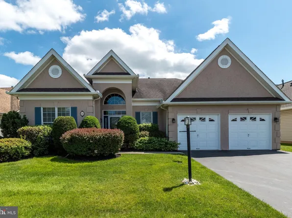 39 Nathaniel Rd, Holland, PA 18966